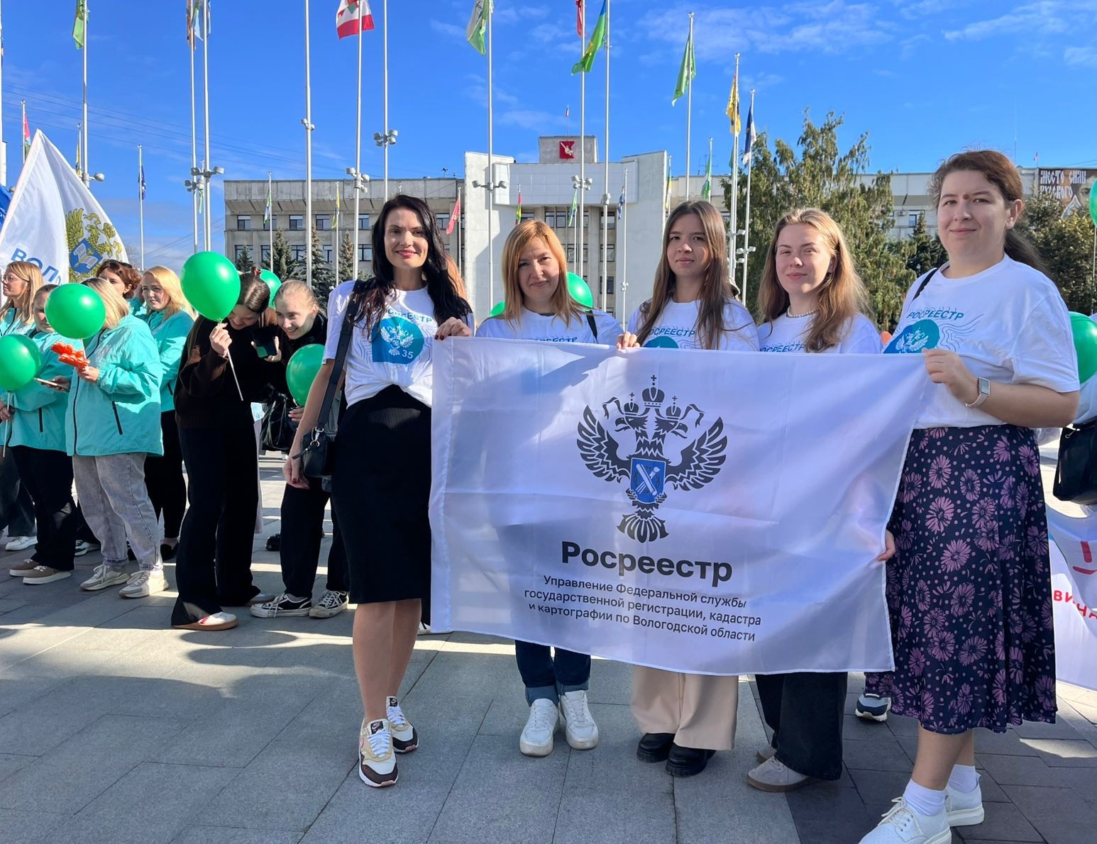 Сотрудники Вологодского Росреестра присоединились к всероссийской эстафете «Огонь жизни».