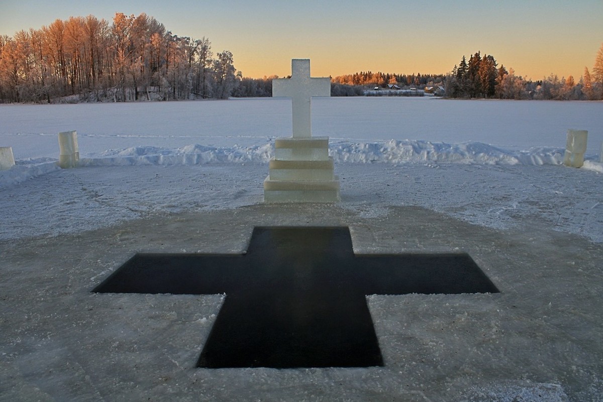 Безопасность при купании в Крещенской проруби.